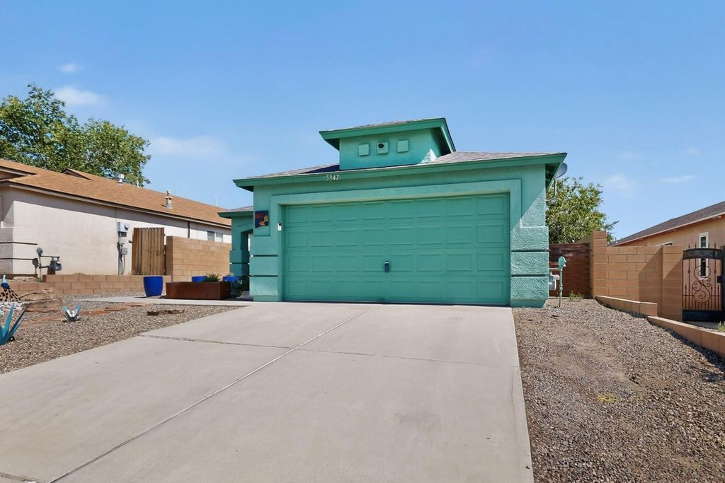 5947 Canis Avenue NW, Albuquerque, NM 87114