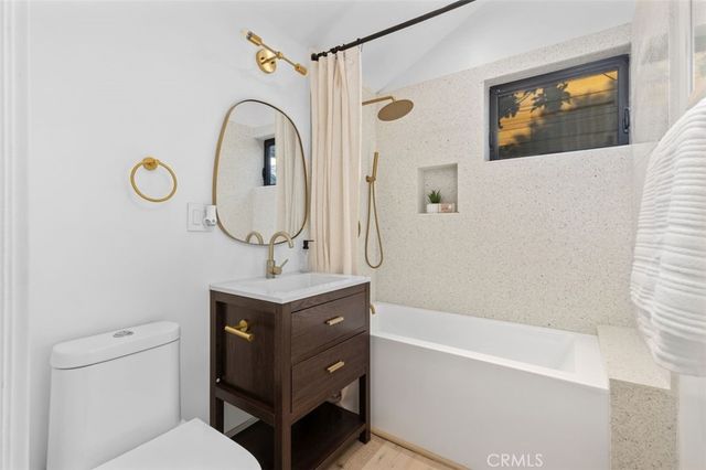 4633 Russell, Los Angeles, CA 90027