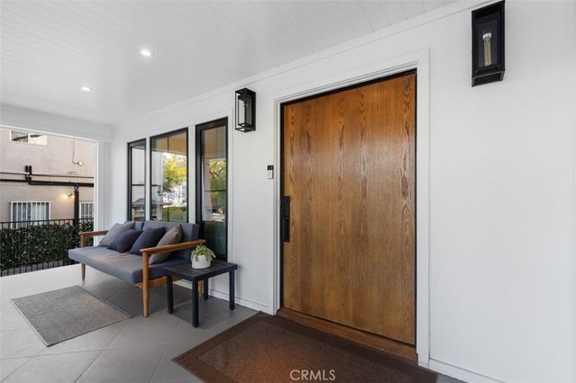 4633 Russell, Los Angeles, CA 90027