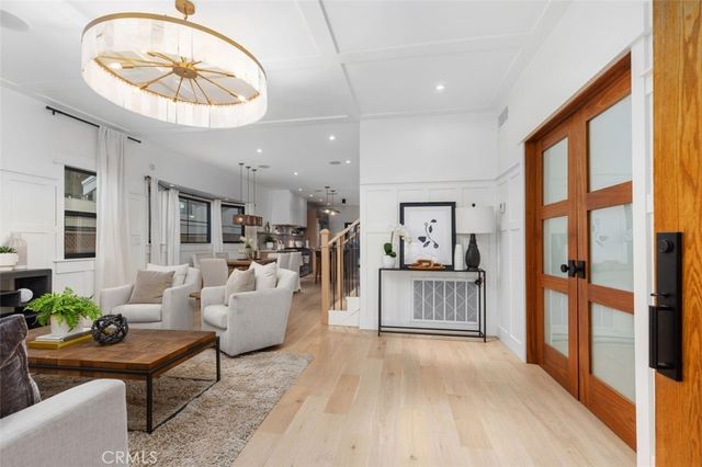 4633 Russell, Los Angeles, CA 90027