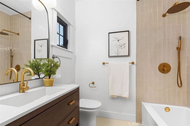 4633 Russell, Los Angeles, CA 90027