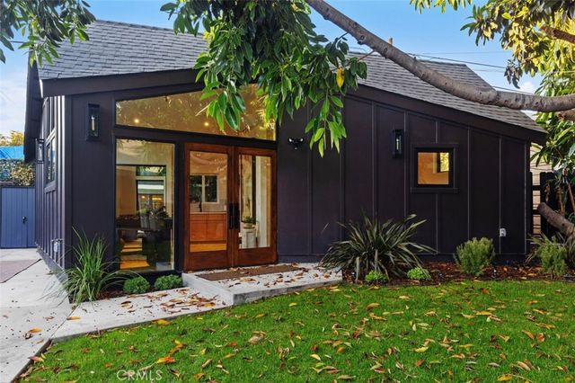 4633 Russell, Los Angeles, CA 90027