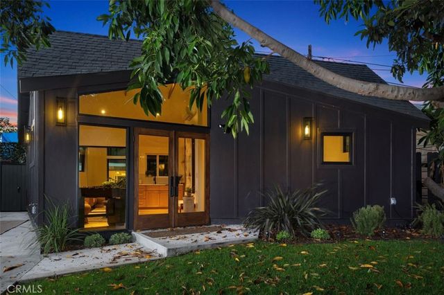 4633 Russell, Los Angeles, CA 90027
