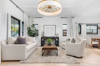 4633 Russell, Los Angeles, CA 90027