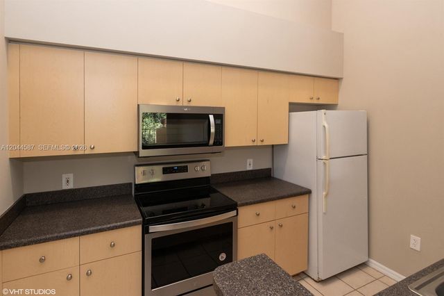 4081 San Marino Blvd 303, West Palm Beach, FL 33409