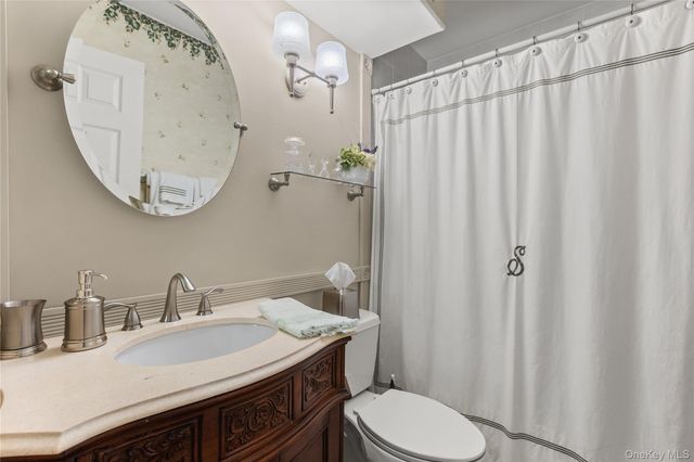 77 Glen Drive, Ridge, NY 11961