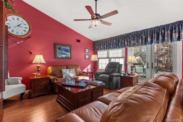 77 Glen Drive, Ridge, NY 11961