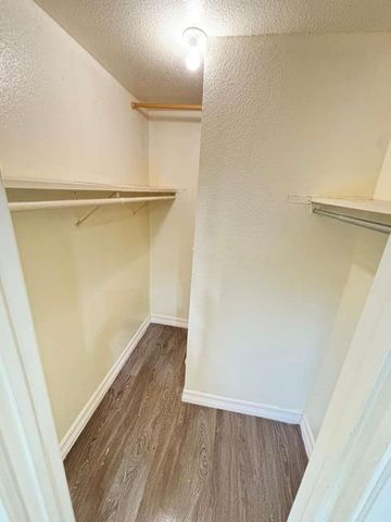 5638 Birchmont Drive c, Houston, TX 77091