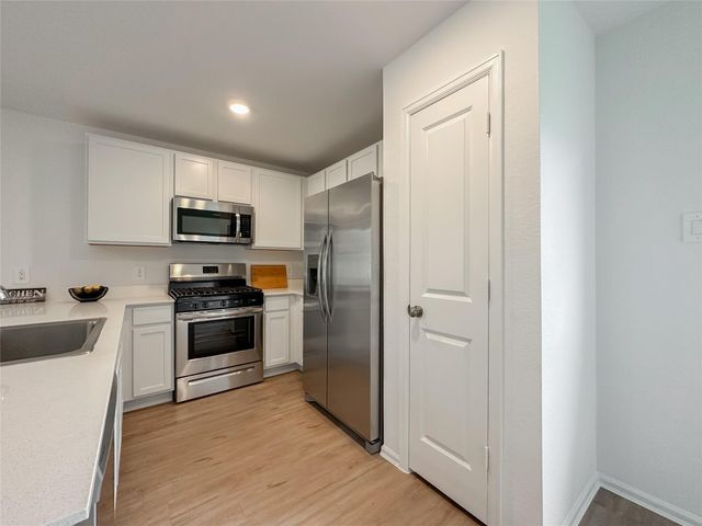 2470 Ridge Oak Drive, Conroe, TX 77301