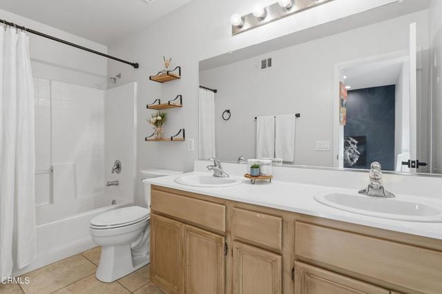 27072 Victoria Lane 126, Valencia, CA 91355