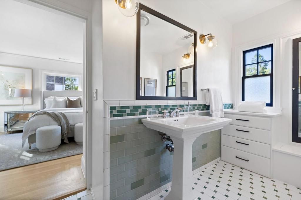 Image 29 of property listing at 1258 Cabrillo Avenue, Burlingame, CA 94010