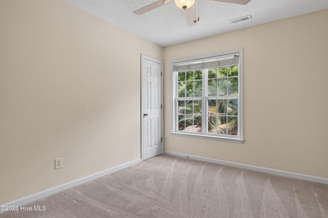 9818 N Olde Towne Wynd SE, Leland, NC 28451
