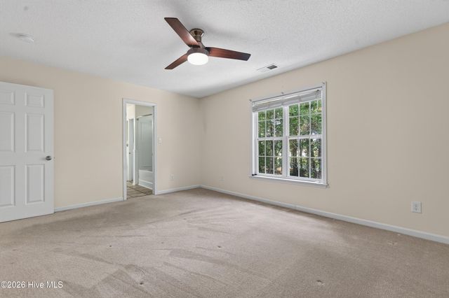 9818 N Olde Towne Wynd SE, Leland, NC 28451