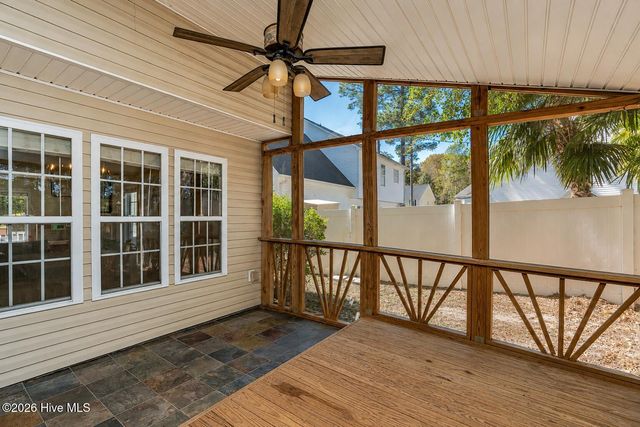 9818 N Olde Towne Wynd SE, Leland, NC 28451