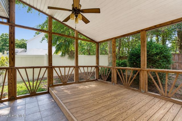 9818 N Olde Towne Wynd SE, Leland, NC 28451