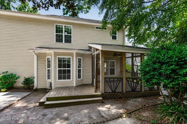 9818 N Olde Towne Wynd SE, Leland, NC 28451