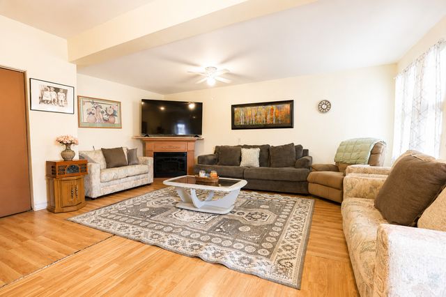 10347 S Alta Drive, Palos Hills, IL 60465