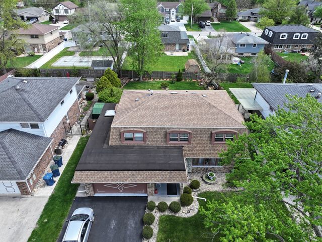 10347 S Alta Drive, Palos Hills, IL 60465