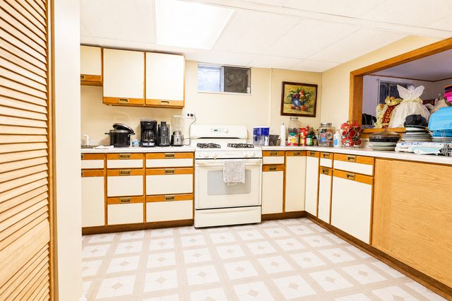 10347 S Alta Drive, Palos Hills, IL 60465