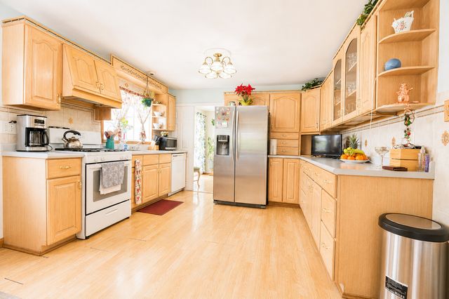 10347 S Alta Drive, Palos Hills, IL 60465