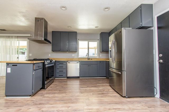 1740 Ogden Way, Turlock, CA 95380