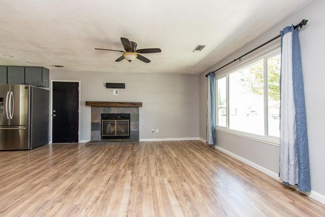1740 Ogden Way, Turlock, CA 95380