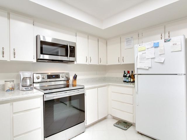 1880 Bay Road 220-I, Vero Beach, FL 32963