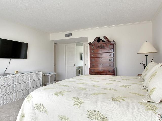 1880 Bay Road 220-I, Vero Beach, FL 32963