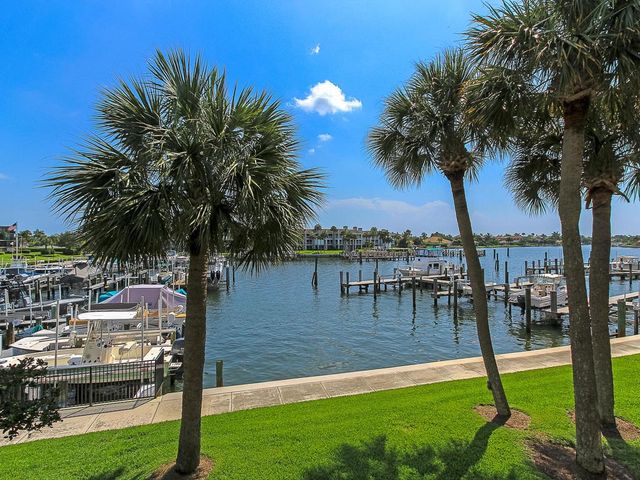 1880 Bay Road 220-I, Vero Beach, FL 32963