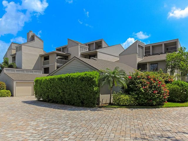 1880 Bay Road 220-I, Vero Beach, FL 32963