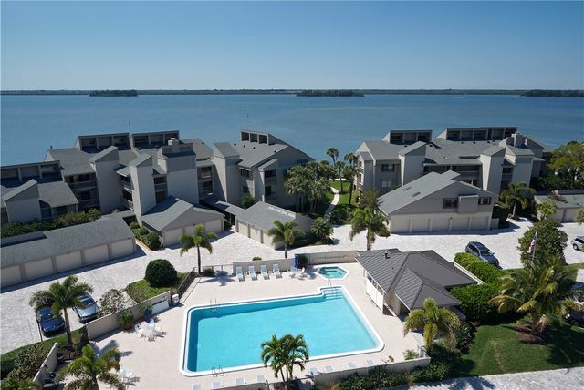 1880 Bay Road 220-I, Vero Beach, FL 32963