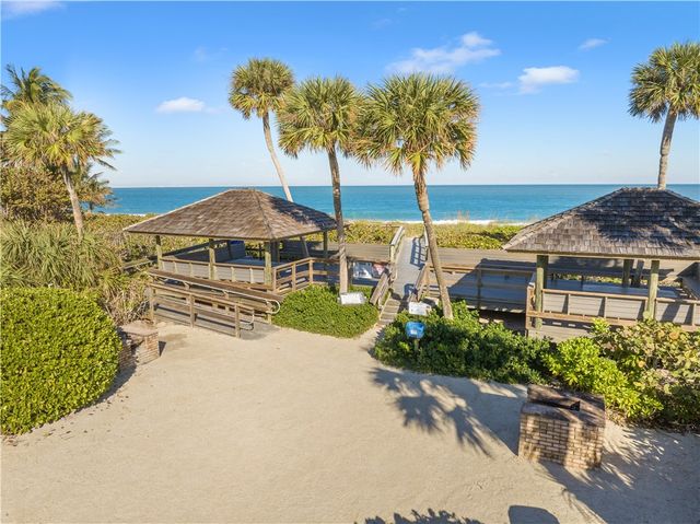 1880 Bay Road 220-I, Vero Beach, FL 32963