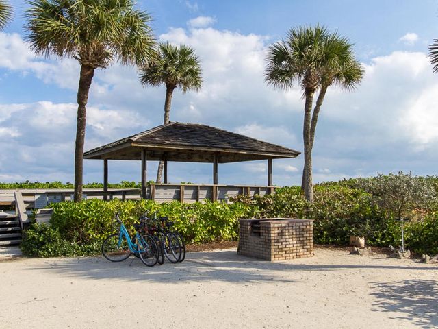 1880 Bay Road 220-I, Vero Beach, FL 32963