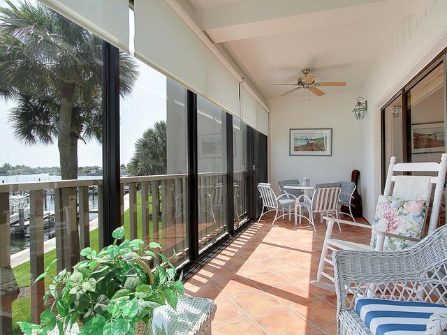 1880 Bay Road 220-I, Vero Beach, FL 32963
