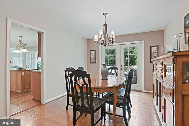 9830 FAUST DR, Vienna, VA 22182