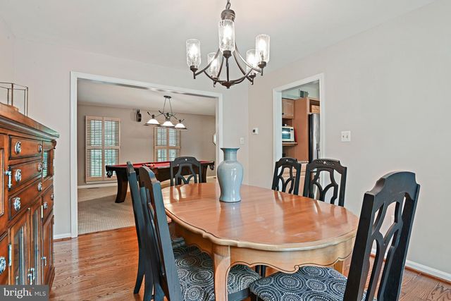 9830 FAUST DR, Vienna, VA 22182