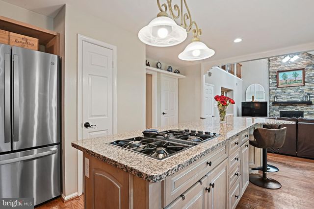 9830 FAUST DR, Vienna, VA 22182