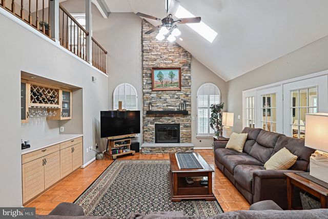 9830 FAUST DR, Vienna, VA 22182