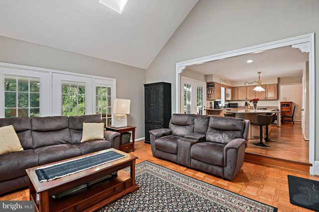 9830 FAUST DR, Vienna, VA 22182