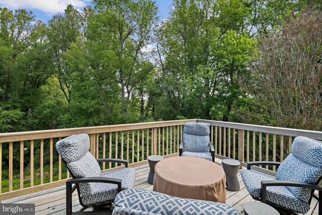 9830 FAUST DR, Vienna, VA 22182