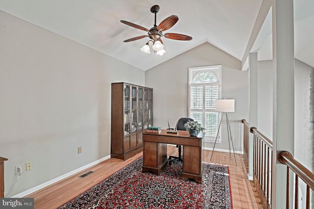 9830 FAUST DR, Vienna, VA 22182