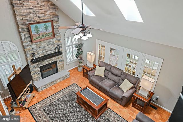 9830 FAUST DR, Vienna, VA 22182
