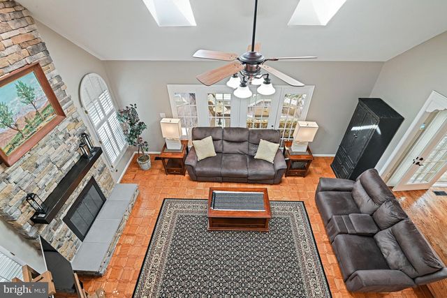9830 FAUST DR, Vienna, VA 22182
