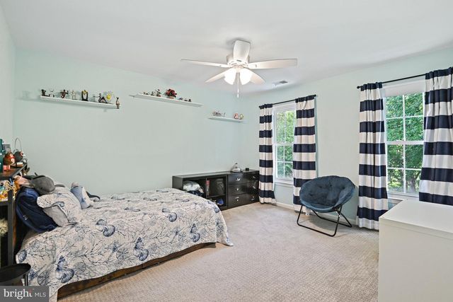 9830 FAUST DR, Vienna, VA 22182