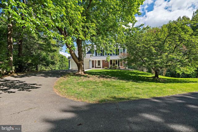 9830 FAUST DR, Vienna, VA 22182