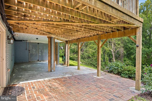 9830 FAUST DR, Vienna, VA 22182