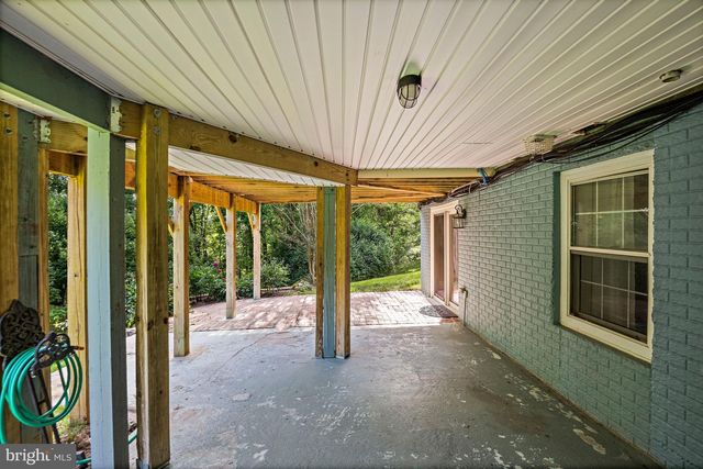 9830 FAUST DR, Vienna, VA 22182