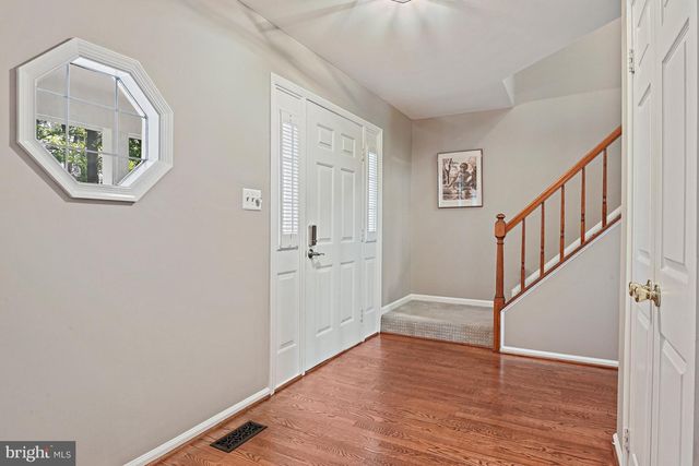 9830 FAUST DR, Vienna, VA 22182