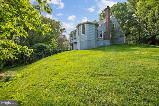 9830 FAUST DR, Vienna, VA 22182