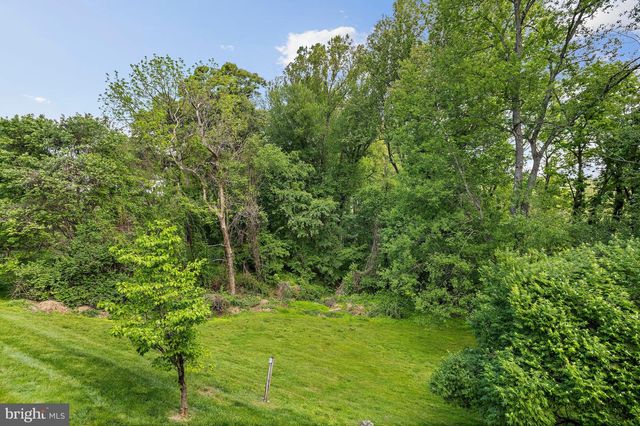 9830 FAUST DR, Vienna, VA 22182